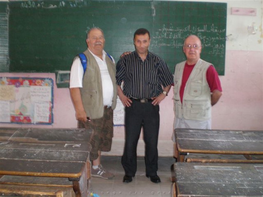 VOYAGE JUIN 2009 G.lapierre avec le directeur actuel.jpg